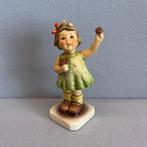 Goebel Hummel Club beeldje 'Flower Girl' (1994), Verzamelen, Ophalen of Verzenden, Zo goed als nieuw, Hummel