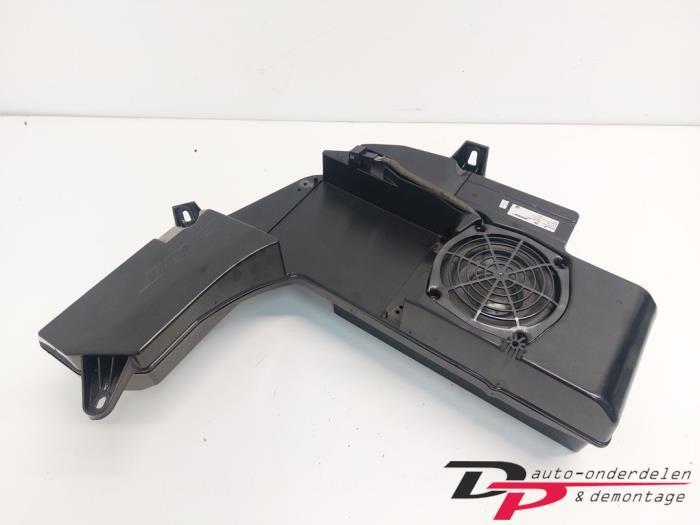 Subwoofer van een Audi A4, Auto-onderdelen, Elektronica en Kabels, Audi, Gebruikt, 3 maanden garantie, Ophalen of Verzenden