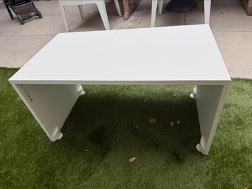 Ikea Smastad Tafel beschikbaar voor biedingen