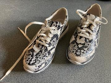 Durea slangenprint schoenen maat 37 breedte K beschikbaar voor biedingen