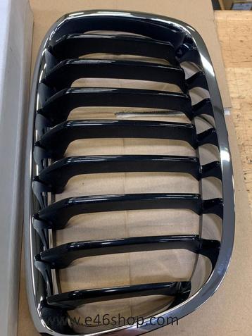 GRILLE / NIEREN RECHTS  BMW F20 F21 SPORT OE 51137262118 beschikbaar voor biedingen