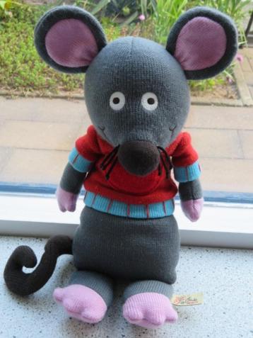 Muis of rat grijs gebreid merk Latitude enfant meet ca 42 cm beschikbaar voor biedingen