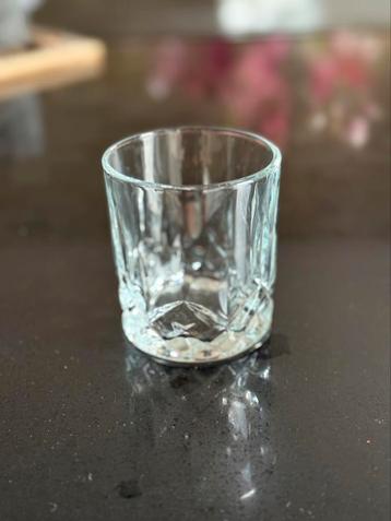 4x Whisky glas beschikbaar voor biedingen
