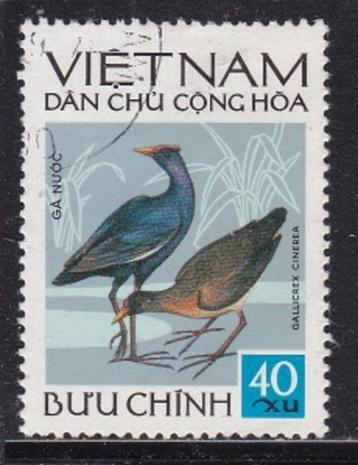3279 - Vietnam michel 704 gestempeld , Waterkip beschikbaar voor biedingen