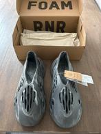 Yeezy Foam RNNR ‘MX Granite’ - Maat 43, Ophalen of Verzenden, Nieuw, Overige kleuren