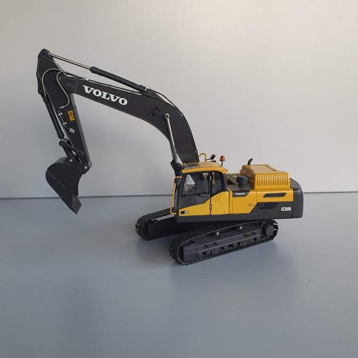 Volvo EC350D 1/32, Hobby en Vrije tijd, Modelauto's | 1:32, Nieuw, Tractor of Landbouw, Overige merken, Ophalen of Verzenden