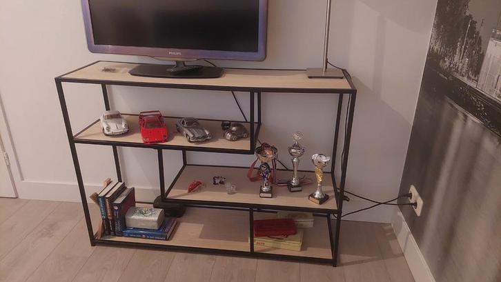 Metalen Rek met Houten Planken - Ophangen/Staan, Huis en Inrichting, Kasten | Overige, Gebruikt, Ophalen of Verzenden