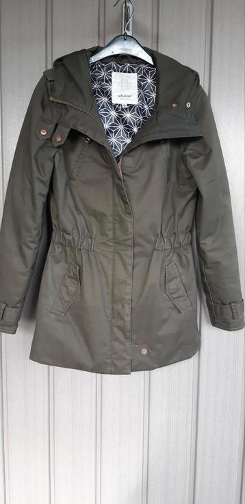 Nette groene Elvine winterjas met capuchon maat XS beschikbaar voor biedingen