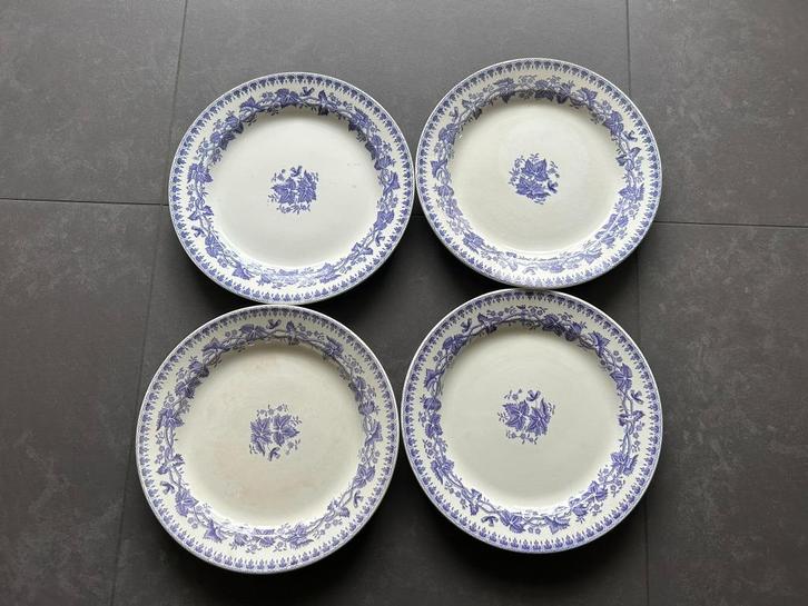 Geranium lila pannenkoekborden (ronde schaal, onderschotel), Antiek en Kunst, Antiek | Servies los, Ophalen of Verzenden