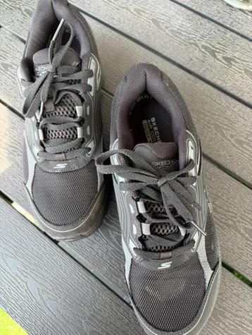 Grijze Skechers Go Run schoenen maat 42,5. 1x gedragen beschikbaar voor biedingen