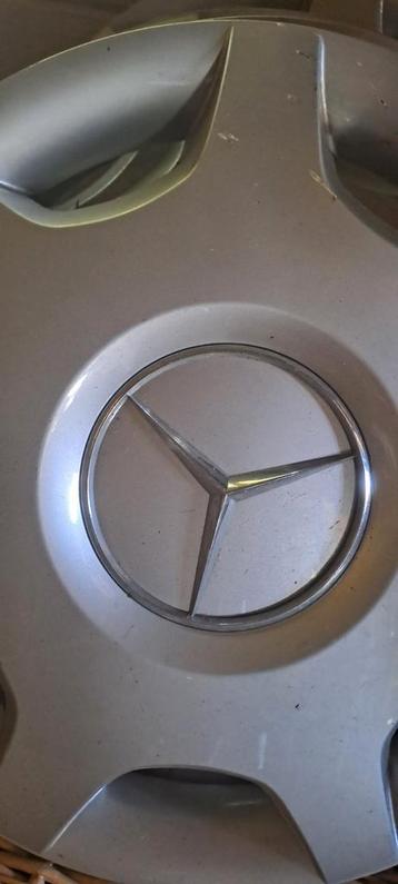 Mercedes-Benz wieldoppen  beschikbaar voor biedingen