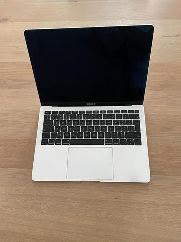 Apple MacBook Air 2018 13,3-inch Retina Display 128GB SSD beschikbaar voor biedingen