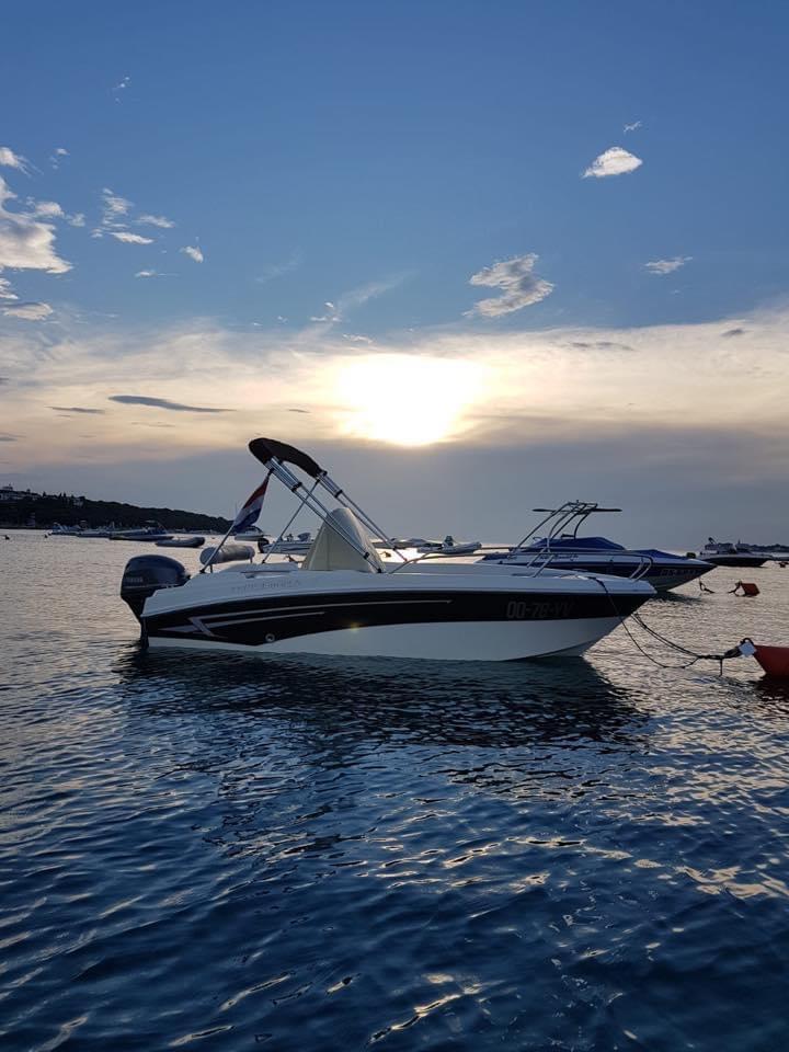 Prins 450 Open consoleboot met 40 pk Yamaha fourstroke, Watersport en Boten, Motorboten en Motorjachten, Zo goed als nieuw, Polyester
