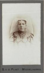 CDV -Fraaie Zeeuwse Kap  - S v/d Plaat - Middelharnis, Gebruikt, Verzenden, Foto, Klederdracht