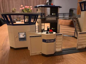 Playmobil 6872 Politiebureau - Hekje Gebroken beschikbaar voor biedingen