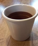 Crèmekleurige bloempot
Hoogte 18cm
Diameter 21cm, Tuin en Terras, Bloempotten, Rond, Ophalen of Verzenden, Zo goed als nieuw, Aardewerk