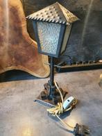 Leuke antieke tafellamp van smeedijzer, fitting is van porse, Gebruikt, Minder dan 50 watt, Staande lamp, Ophalen of Verzenden