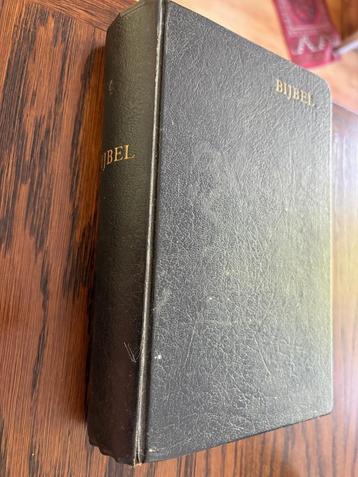 Bijbel de gansche heilige schrift beschikbaar voor biedingen