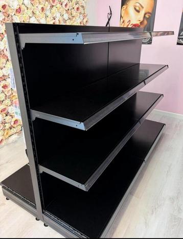 Te koop professionele winkelstellingen (middenstellingen) beschikbaar voor biedingen