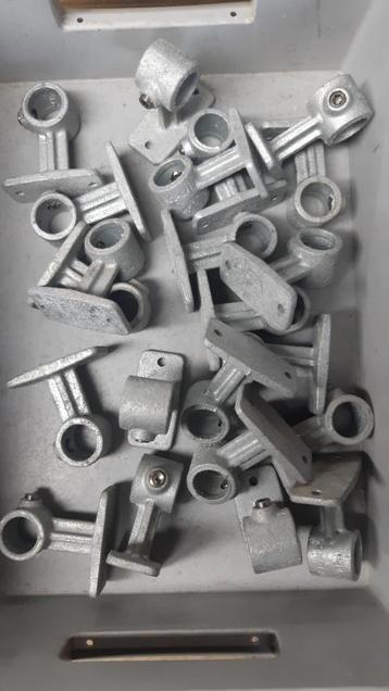 Leuningdrager voor steigerbuis van 21,3mm set van 22 stuks beschikbaar voor biedingen