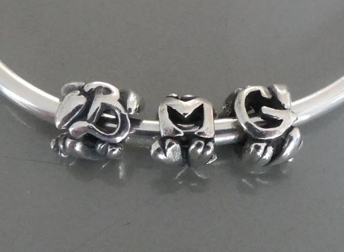 Trollbeads LETTER B - M - G, Sieraden, Tassen en Uiterlijk, Bedels, Zo goed als nieuw, Trollbeads, Zilver, 1 bedel, Verzenden