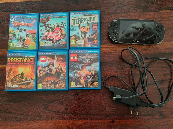 Ps vita met 6 spelen inclusief oplader, Spelcomputers en Games, Games | Sony PlayStation Vita, Gebruikt, 1 speler, Vanaf 7 jaar