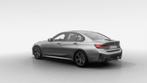 BMW 3 Serie Sedan 320i | M Sportpakket | Travel Pack | Innov, Nieuw, Te koop, Zilver of Grijs, 5 stoelen