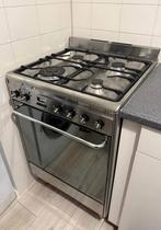 Smeg gasfornuis met oven (prijs staat vast), Witgoed en Apparatuur, Fornuizen, Ophalen, 4 kookzones, Zo goed als nieuw, Gas