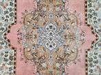 Handmade Persian wool Tabriz carpet medallion pink 223x337cm, Persian Perzisch vintage oosters hype, Crème, Gebruikt, 200 cm of meer
