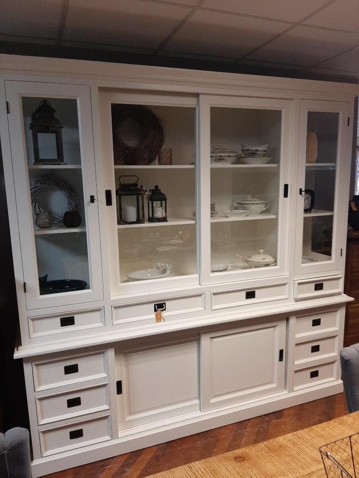 Geweldige grote buffetkast wit 230 cm, Huis en Inrichting, Kasten | Buffetkasten, Zo goed als nieuw, 200 cm of meer, 200 cm of meer