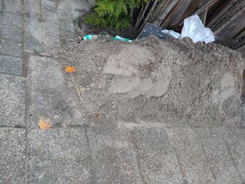 Gratis Ophoogzand / geel zand ca 1/2 m3 beschikbaar voor biedingen