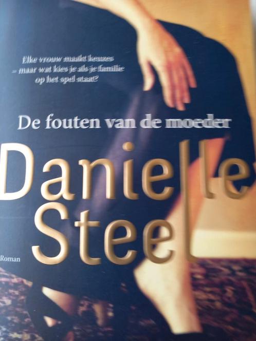 Danielle Steel - De fouten van de moeder, Boeken, Romans, Zo goed als nieuw, Nederland, Ophalen of Verzenden