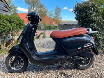 Iva Ibiza 2000 km oud snorscooter snor scooter 