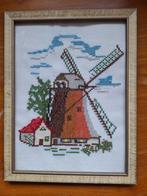 Te koop: schilderij met geborduurde molen, Ophalen, Minder dan 50 cm, Schilderij, Minder dan 50 cm