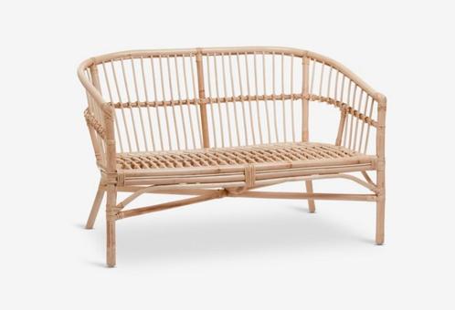 Te huur | trouw bankje | Rotan | bruiloft, Hobby en Vrije tijd, Feestartikelen | Verhuur, Nieuw, Geboorte of Huwelijk, Ophalen