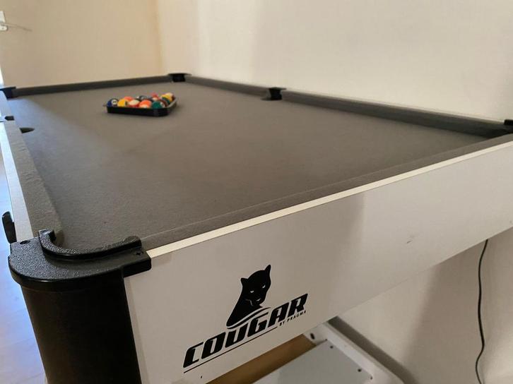 Pooltafel Cougar Hustle L - Opklapbaar, Sport en Fitness, Biljarten en Poolen, Zo goed als nieuw, Pooltafel, Ophalen