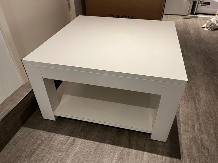 Gratis Salontafel Wit 70x70 cm, Huis en Inrichting, Tafels | Salontafels, Gebruikt, Minder dan 50 cm, 50 tot 100 cm, 50 tot 100 cm