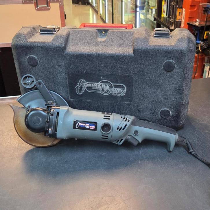 TWINCUT POWER SAW Circular Saw met dubbel zaagblad, Doe-het-zelf en Verbouw, Gereedschap | Zaagmachines, Zo goed als nieuw
