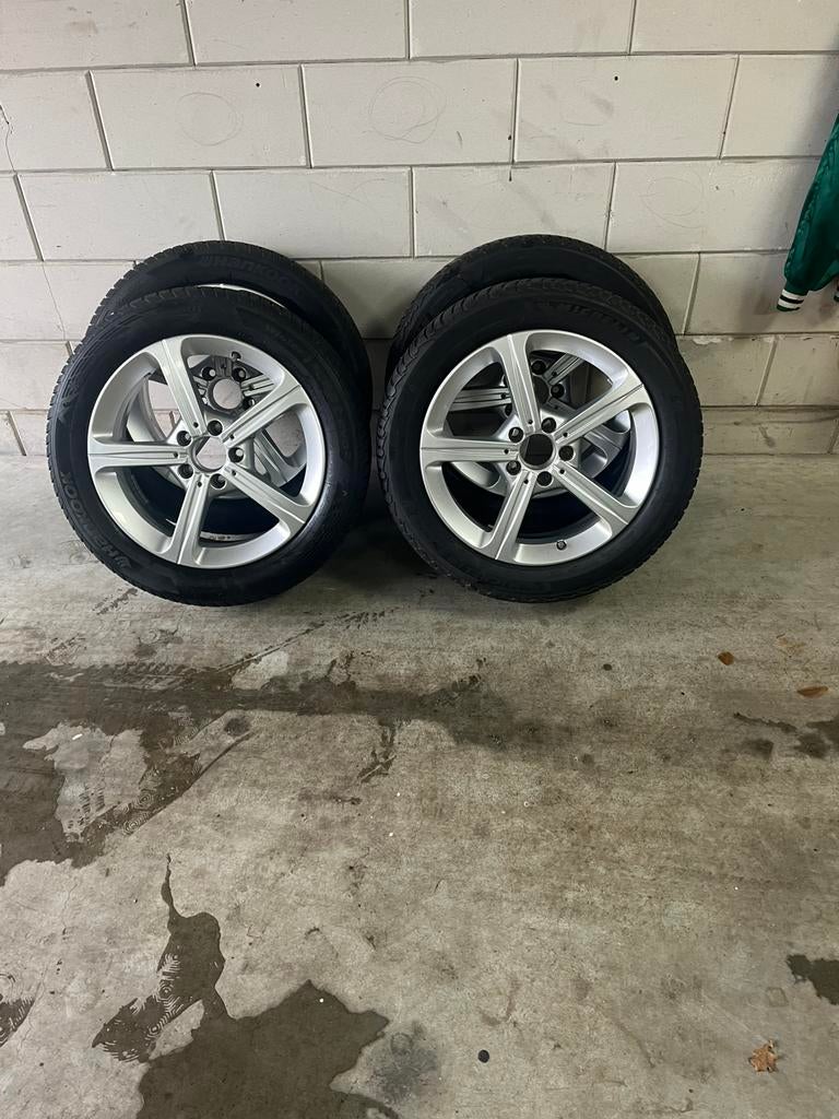 Orginele Mercedes velgen met winterbanden., Auto-onderdelen, Banden en Velgen, Ophalen, Gebruikt, Banden en Velgen, 17 inch
