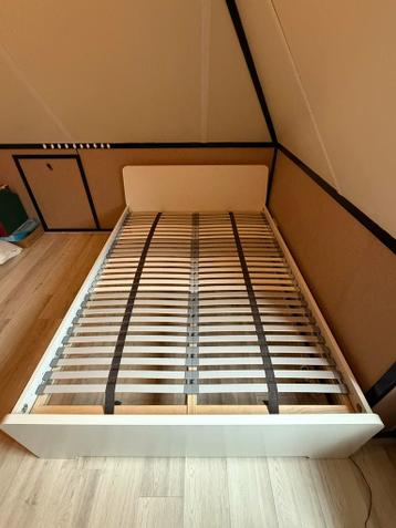 Askvoll bedframe inclusief lattenbodem 140 X 200 nieuwstaat - afbeelding 2