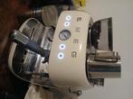 SMEG EGF03CREU, 10 kopjes of meer, Koffiemachine, Zo goed als nieuw, Koffiebonen