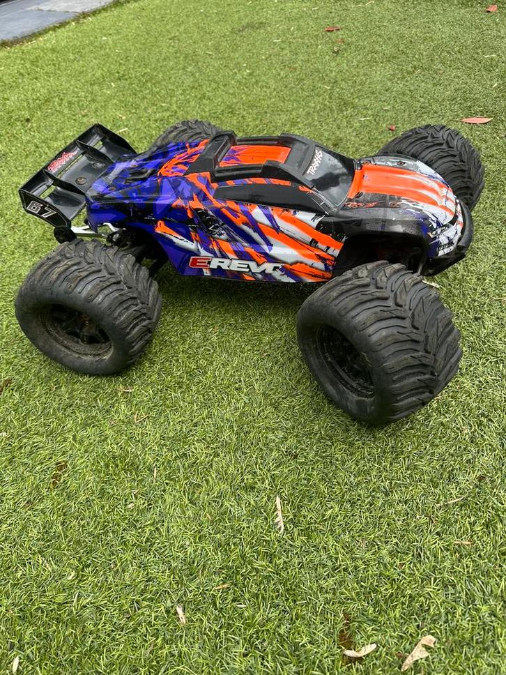 Traxxas e-revo 2.0, Hobby en Vrije tijd, Modelbouw | Radiografisch | Auto's, Zo goed als nieuw, Auto offroad, Elektro, Schaal 1:8