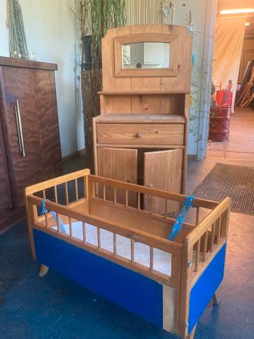 Grenen kinder commode,make-up kastje en poppenbedje beschikbaar voor biedingen