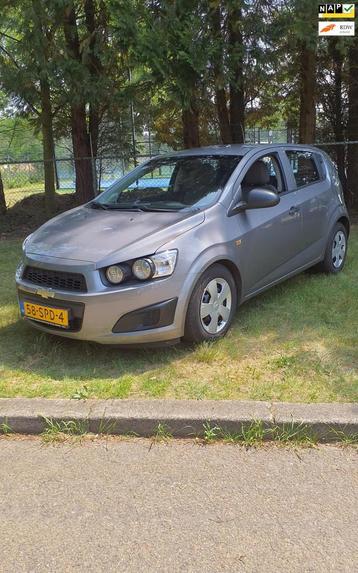 Chevrolet Aveo 1.2 LS 5 Deurs , grote Navigatie, camera beschikbaar voor biedingen