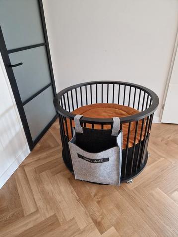 Ronde box - zwart beschikbaar voor biedingen