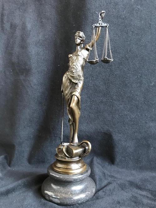 Vrouwe Justitia , gesigneerd , brons/bronzen, Antiek en Kunst, Kunst | Beelden en Houtsnijwerken, Ophalen of Verzenden