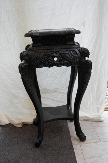 Planten tafel    ( Aziatisch beschikbaar voor biedingen