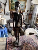Oud Afrikaans Beeld van een Jager, van de Makonde., Antiek en Kunst, Kunst | Beelden en Houtsnijwerken, Ophalen of Verzenden