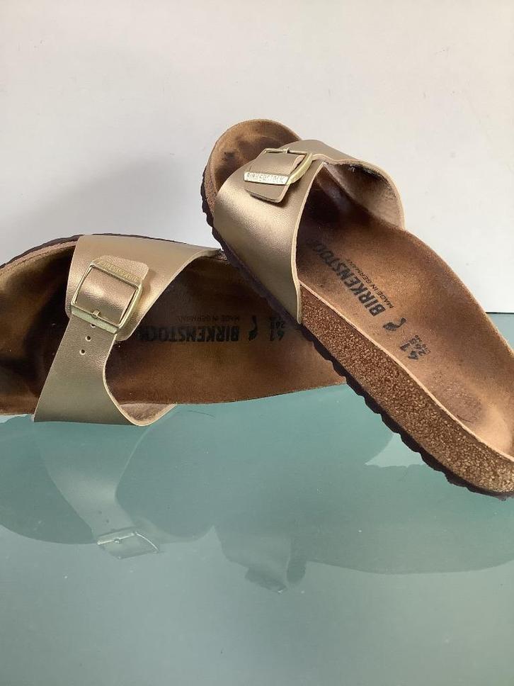 GRATIS VERZENDEN | BIRKENSTOCK Madrid gouden slippers 41, Kleding | Dames, Schoenen, Zo goed als nieuw, Slippers, Overige kleuren