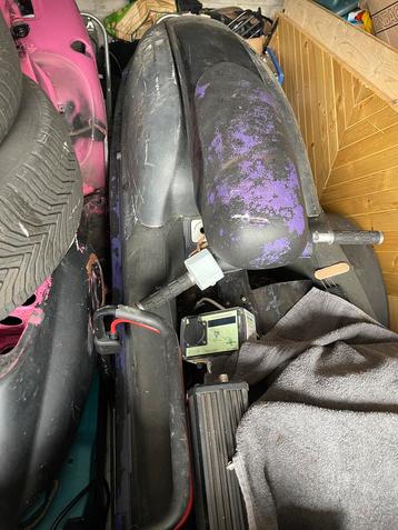 Waterscooter hull  Yamaha jetski zonder motor  beschikbaar voor biedingen